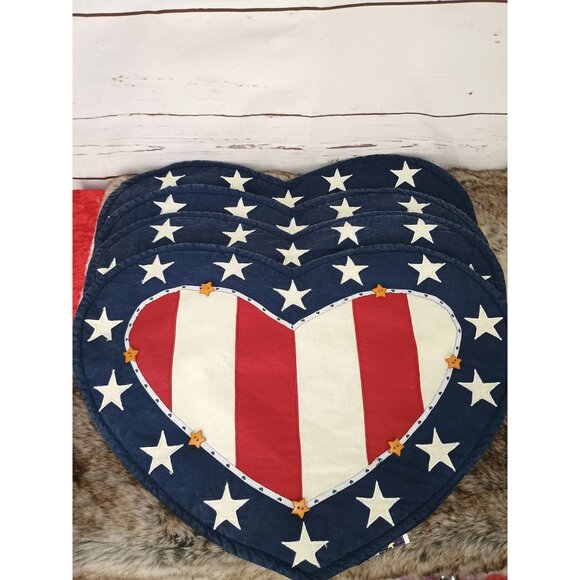 Set Of 4 Patriotic Heart-Shaped‎ Placemats With Stars & Stripes Design - Picture 1 of 5